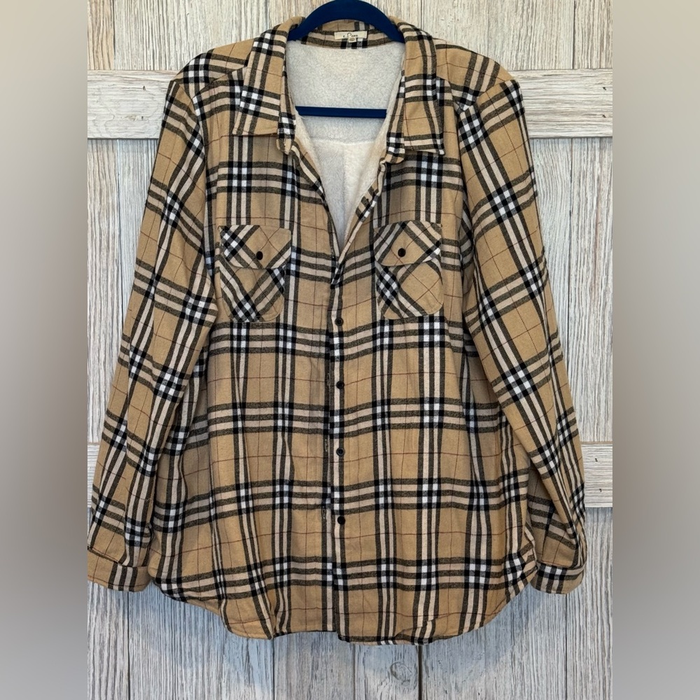 E Luna Women’s Plaid Shacket Sz 3X fuzzy lining